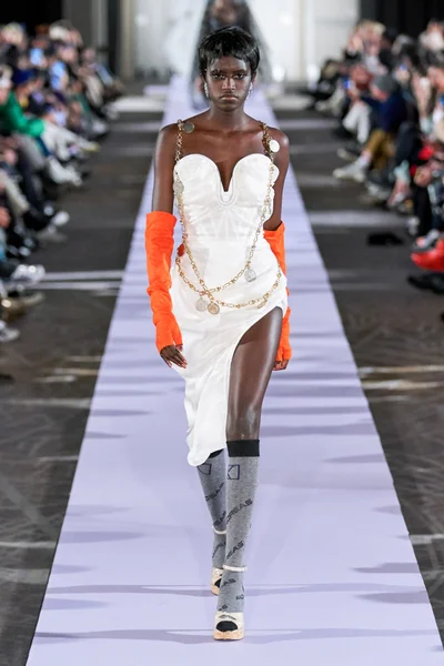 Look 48